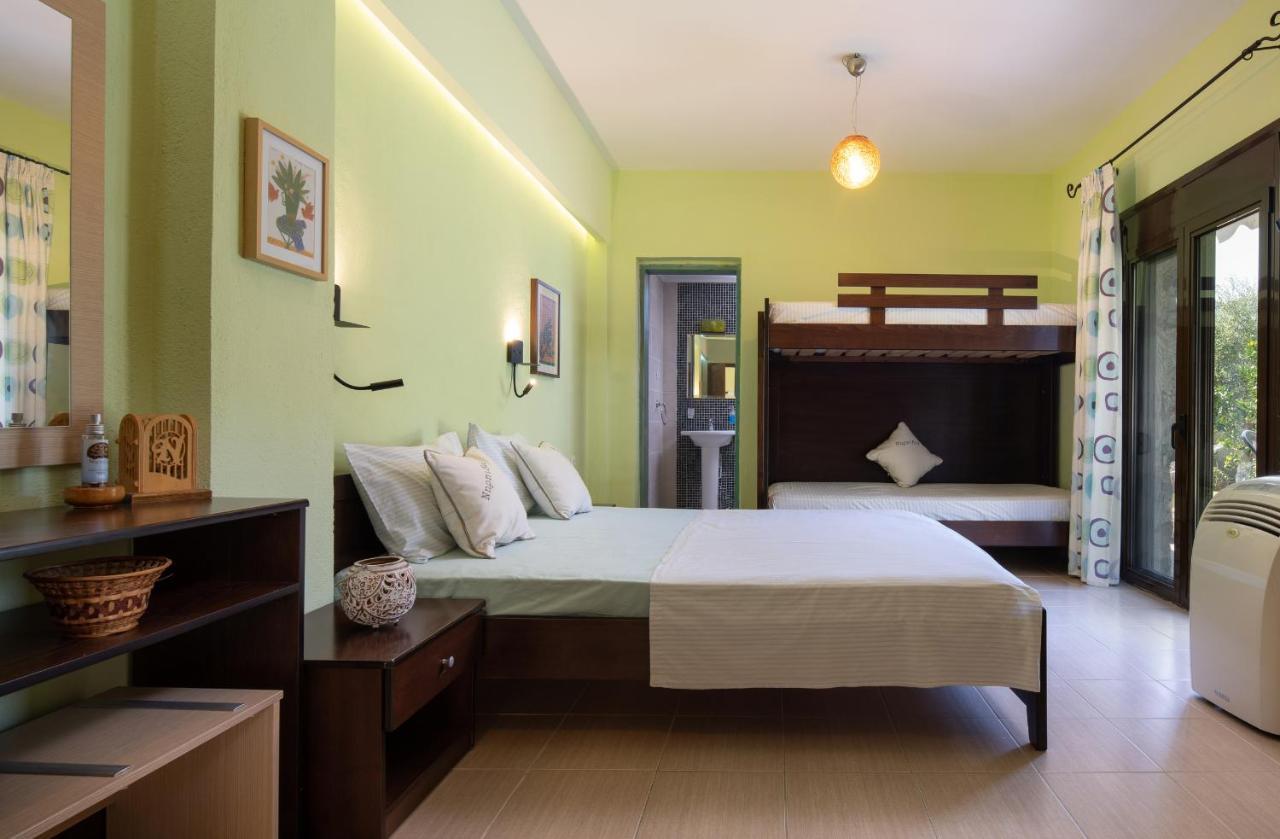 Niriides Hotel Porto Koufo Buitenkant foto