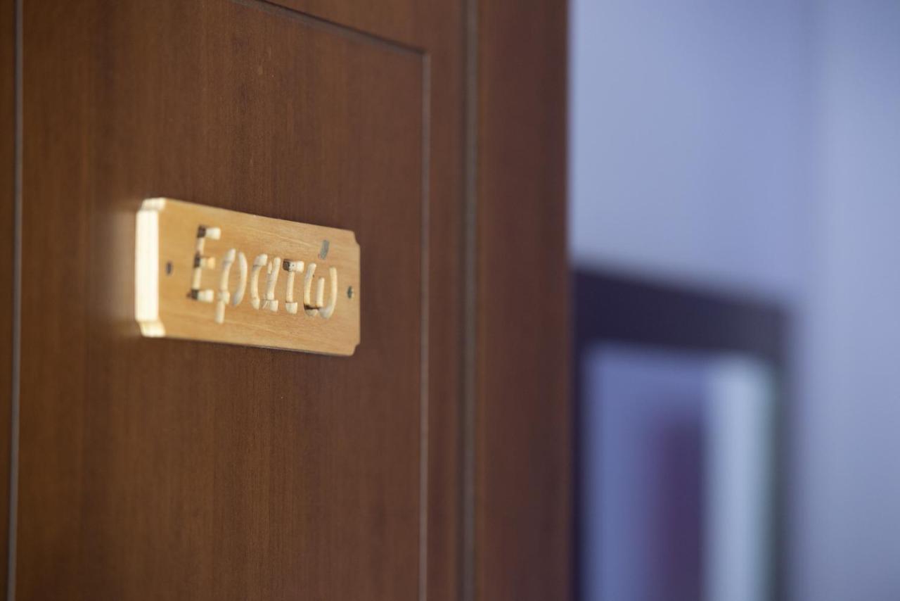 Niriides Hotel Porto Koufo Buitenkant foto