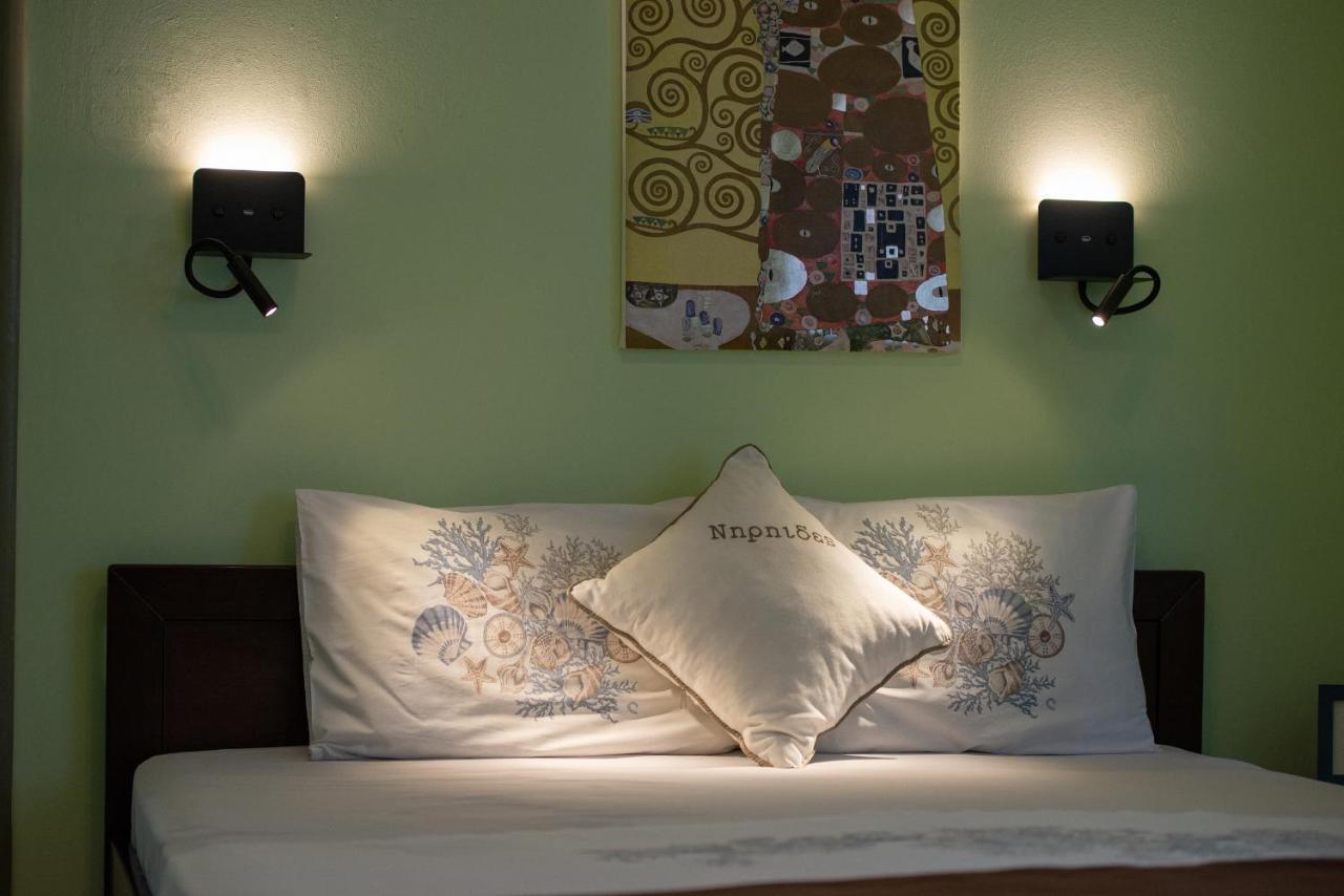 Niriides Hotel Porto Koufo Buitenkant foto