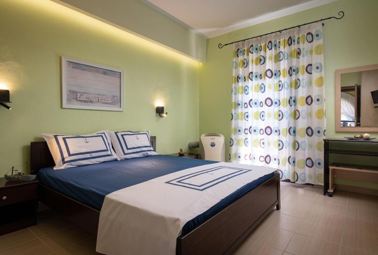 Niriides Hotel Porto Koufo Buitenkant foto