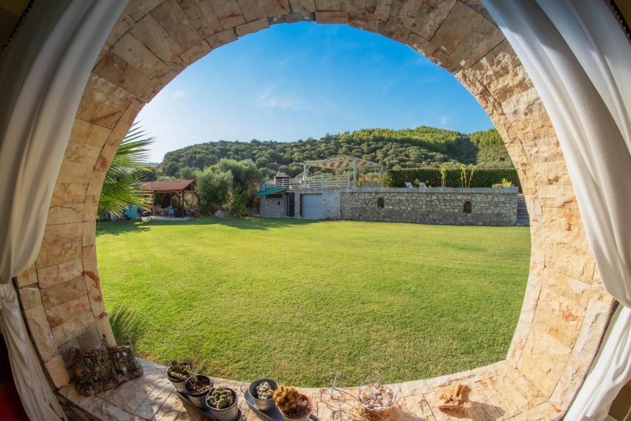 Niriides Hotel Porto Koufo Buitenkant foto