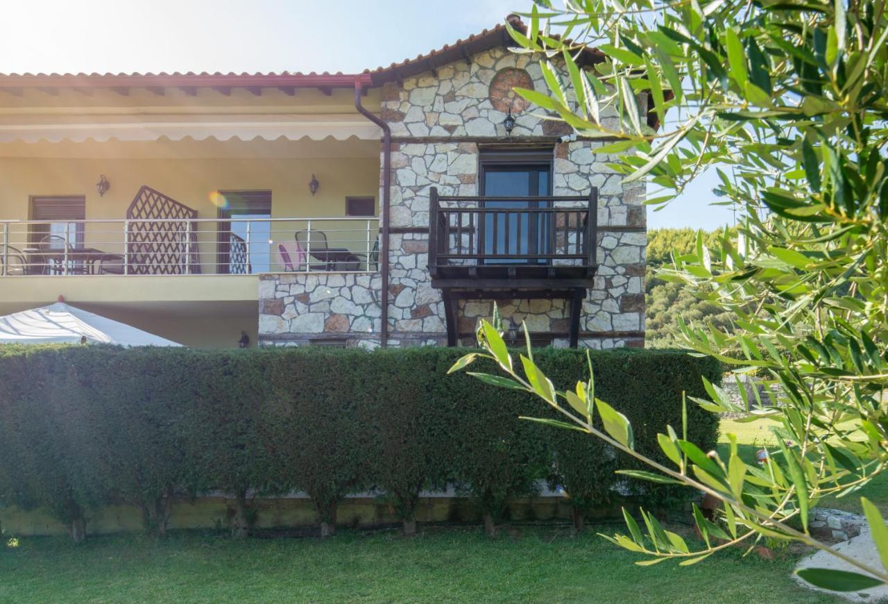Niriides Hotel Porto Koufo Buitenkant foto